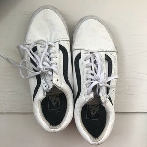 white vans old skool / school sneakers